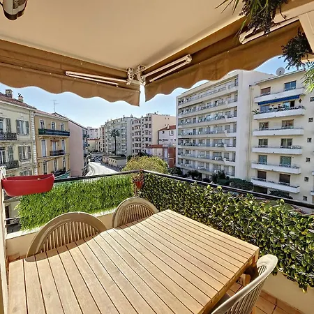 A 2 Pas Des Plages Et Centre 324l Ter