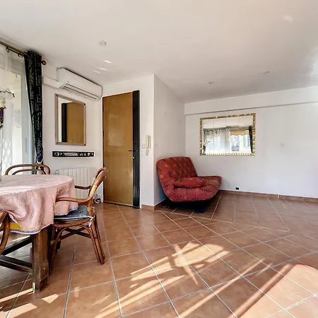 A 2 Pas Des Plages Et Centre 324l Ter アパート