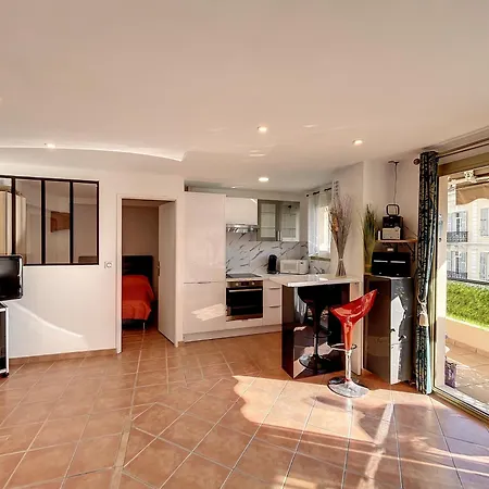 A 2 Pas Des Plages Et Centre 324l Ter アパート *