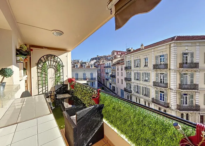 A 2 Pas Des Plages Et Centre 324l Ter *